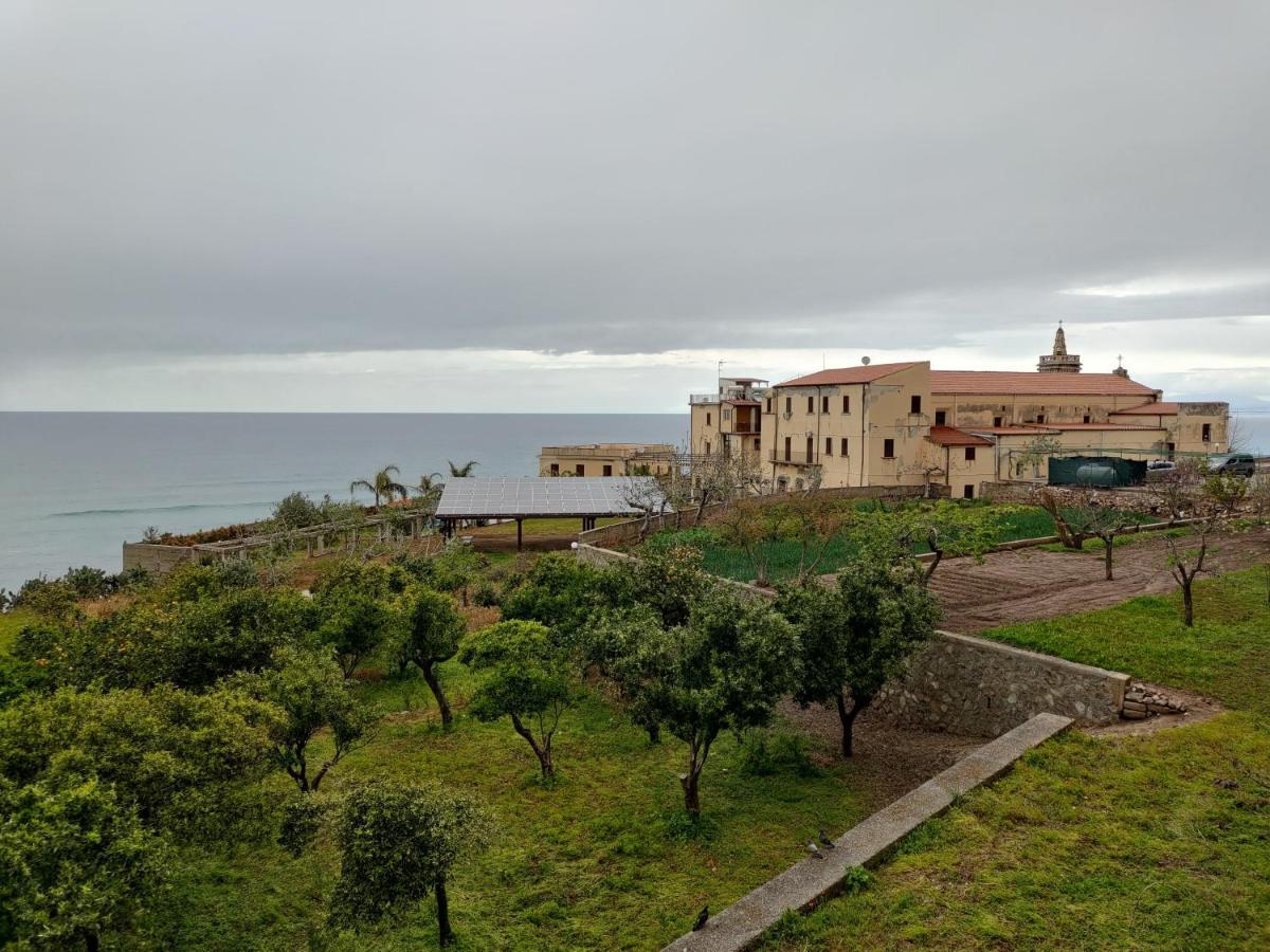 La Locanda Del Convento Тропеа Екстериор снимка