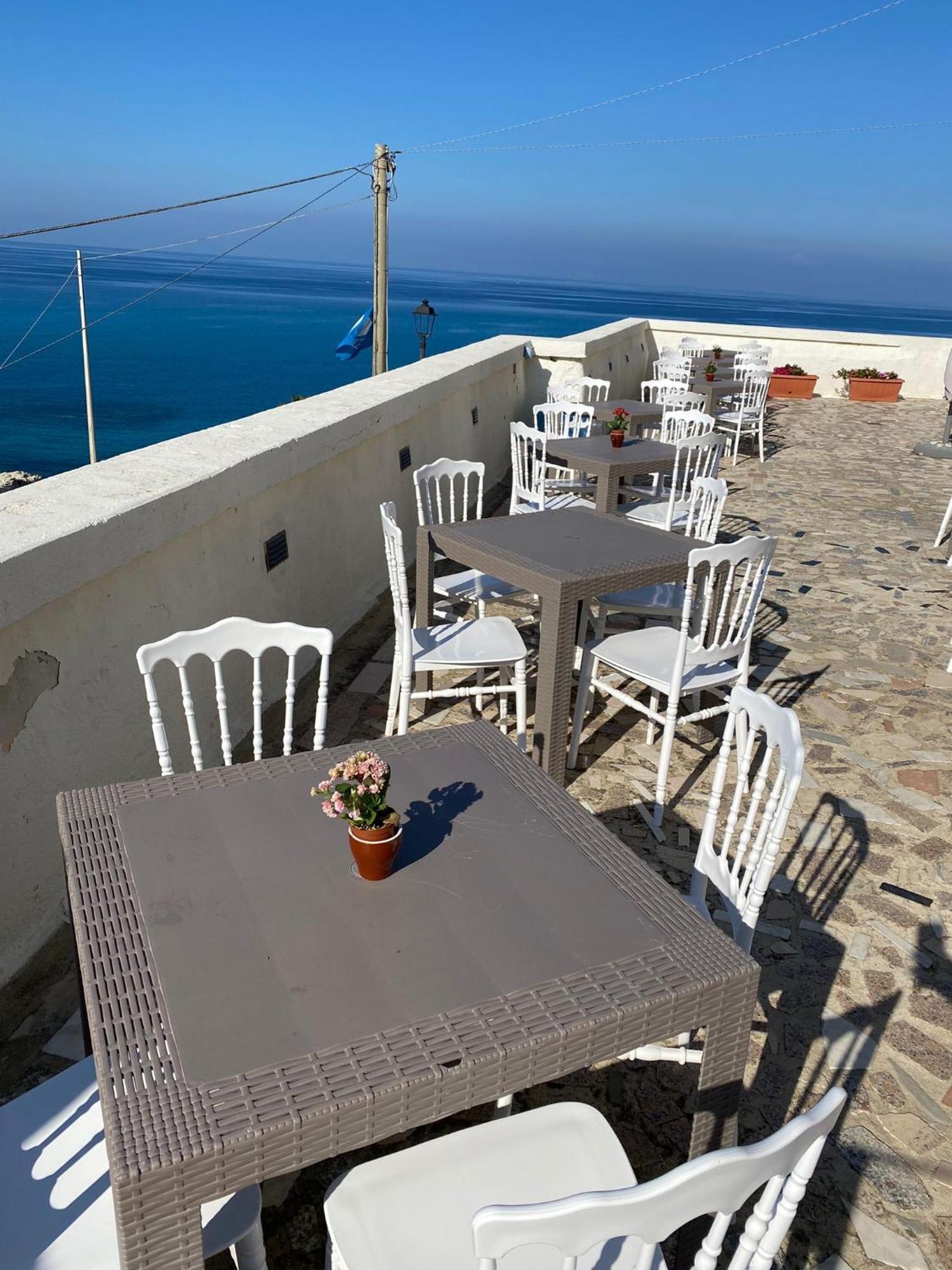 La Locanda Del Convento Тропеа Екстериор снимка